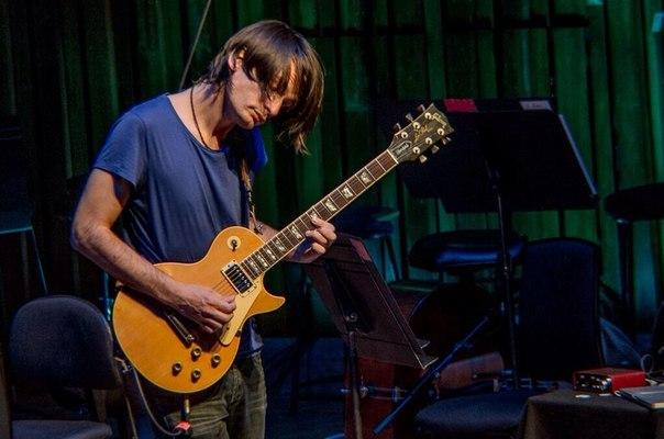 Feliz Cumpleaños/Happy Birthday Jonny Greenwood!! 