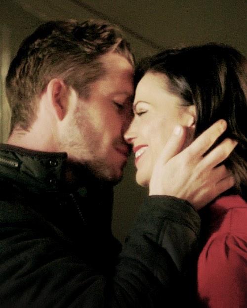 laylorship's tweet image. Rt #OutlawQueen 
Fav #SwanQueen