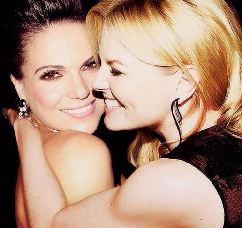 laylorship's tweet image. Rt #OutlawQueen 
Fav #SwanQueen