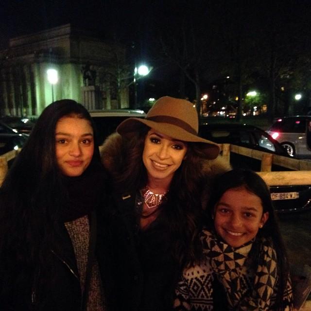 PeazersGirl's tweet photo. #NEW Danielle at Claire's #Loomsofa in Paris ✨💜 #56 http://t.co/7gfmUh1s8a