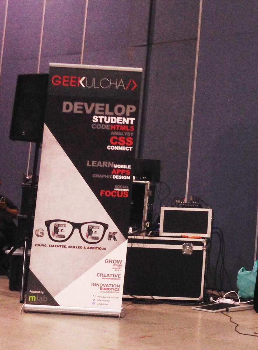 dbndigitalday's tweet photo. .@Geekulcha! Yes, you guys rock! Thanks for supporting #DBNDDay @4otune and @TiyaniTee :) http://t.co/9HijKWjGcz