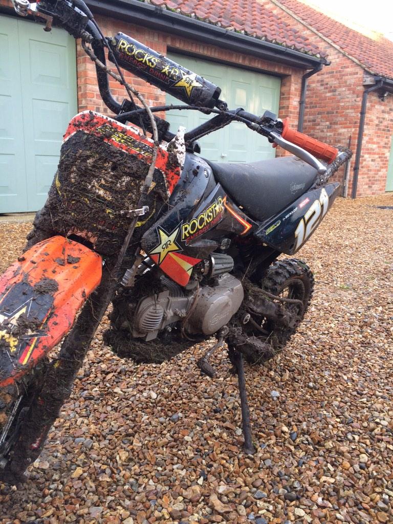 coxomophone's tweet photo. Got a little bit muddy this afternoon!!
Joint time it is then :D http://t.co/usctSEqJq8