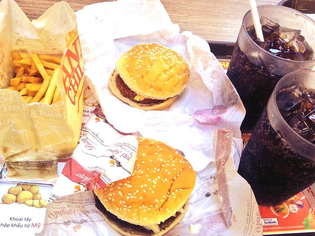 Tr_Do_520's tweet image. A big good luck to the old me!!!! =))) #fastpacinglife #fastfood #fastchange #fastmove  #everythingisfast