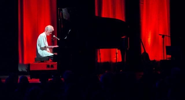 Happy 66th birthday to British musician, singer, and songwriter Peter Hammill, born on November 5, 1948! 