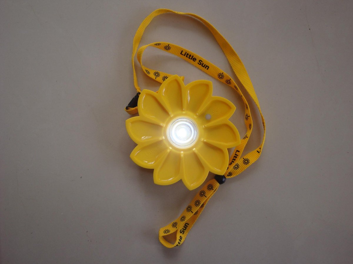 luchimp's tweet image. Me encanta la campaña de #OlafurEliasson con @LittleSun 
Ya hice mi aporte!  Arte con fin social, hermosa combinación