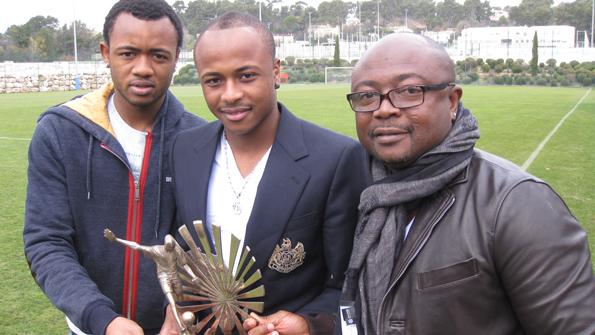 Happy 50th birthday to Abedi Pele, pictured here with 2 of his sons: Jordan and Andre Ayew. 