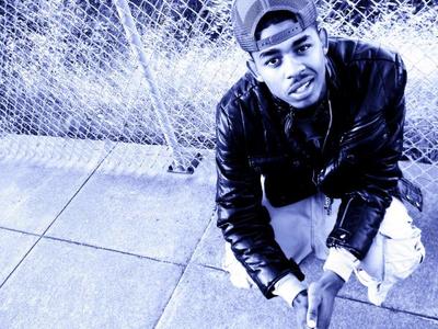 KayaMonroe's tweet photo. @Showy4mayor love his music!lol http://t.co/dv1FG0d09D