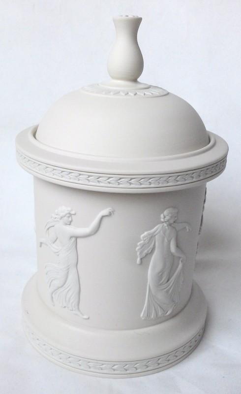 nivagcollects's tweet image. This #DancingHours bijoux box is reduced in price for a limited time only nivagcollectables.com/p/1914/boxed-l…