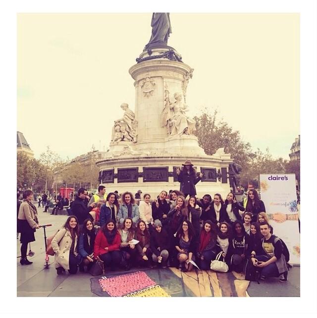 ifvckmalik_'s tweet photo. “@DaniellePeazer: I love Paris ❤️ #loomsofa on it's way to it's final stop Eiffel Tower ☺️🇫🇷 http://t.co/UdCPq4j9AM” @CamiliaRhoul t'es là 😱