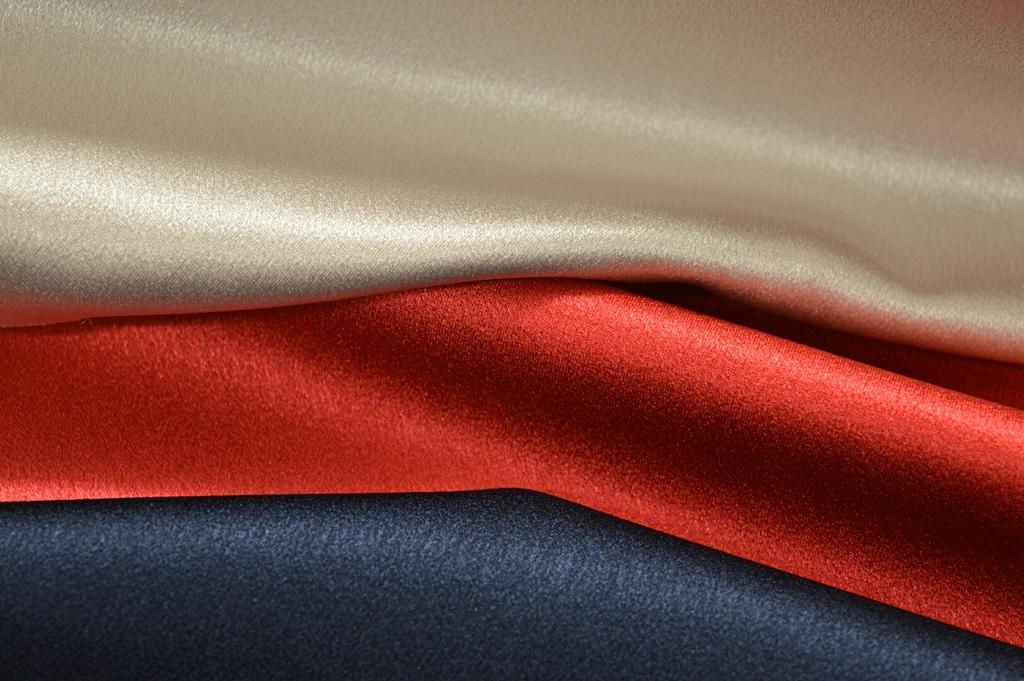 RealSewingBox's tweet image. New Beautiful Prada Fabric in stock, Navy Red and White. #Prada #Fabric #Fashion