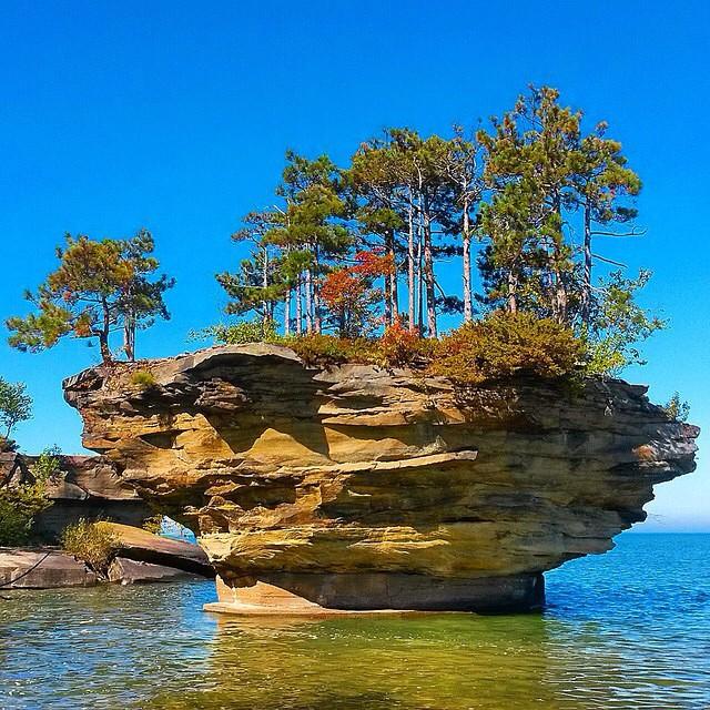 PureMichigan's tweet photo. Nice shot of #TurnipRock in Port Austin. Photo by Instagram user (at)jlsuper. http://t.co/V47SJhU2Ut