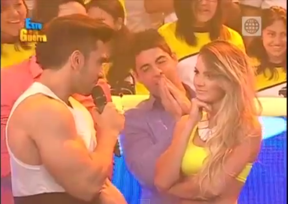 arizag_cachi's tweet photo. @rafaelcardozotv @realicarol
Miradas Amor Nervios Cariño ... !! Oww :3 que lindis que son los amoo #RealDozo http://t.co/9d6j81HPMA