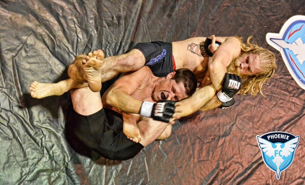 PhxFightC's tweet photo. @AXSTVFights @MMAMikeKendall @KennyRiceSports @BasRuttenMMA  https://t.co/BFgg2jnjmO     SICKEST SUB EVER http://t.co/MBHMKq3WLh