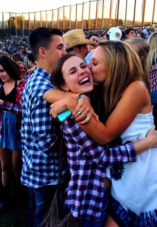 nnando11's tweet photo. Happy Birthday @liv_love17 I love you so much and hope you have an awesome day! Miss you lots! 💗🎁🎂🎈 http://t.co/a6JD6oX4JT