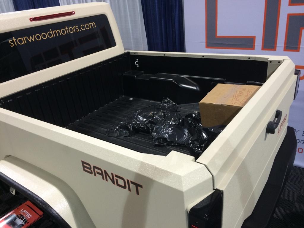 JPFreek's tweet photo. Yes please. Starwood Bandit 7.0l Hemi. #SEMA2014 #jeep #jk #somuchwant #Drooling http://t.co/kIIXNa7Sb9
