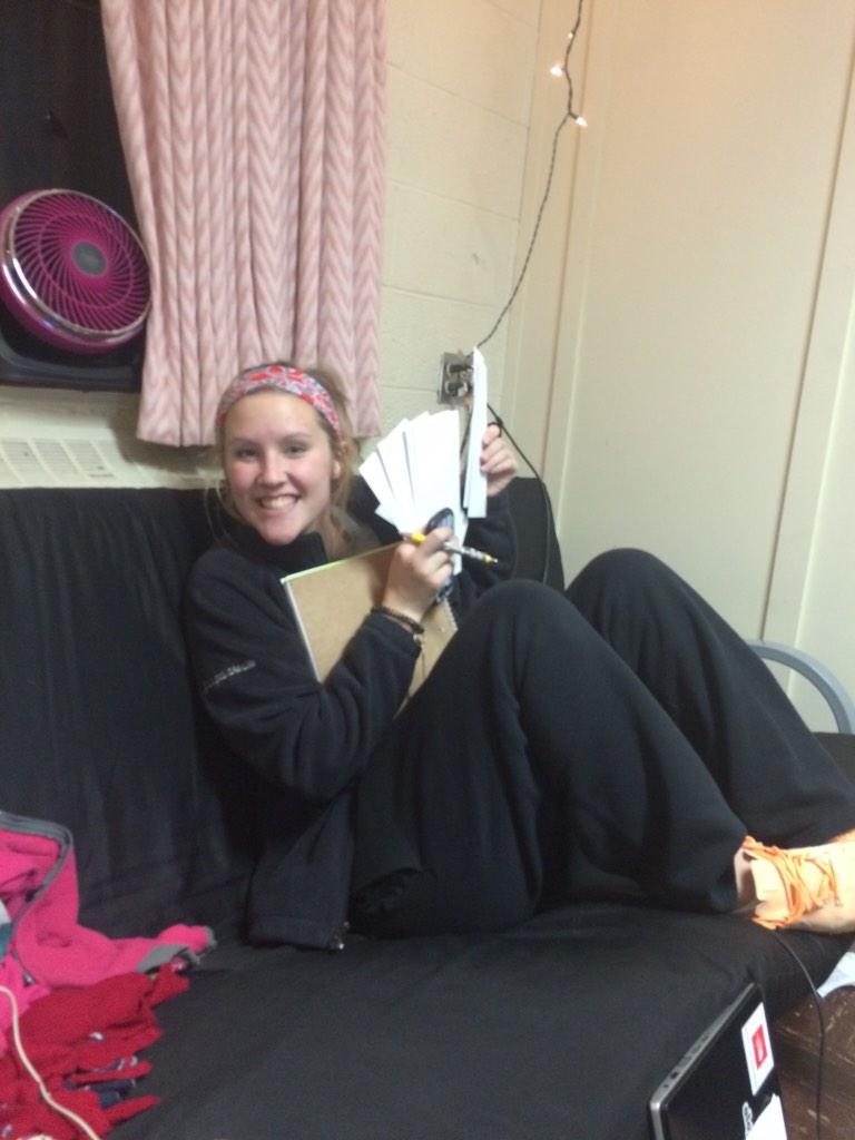 KoleHart12's tweet photo. Hide yo kids, hide yo wife. She's stealing everyone's mail #MailThief http://t.co/fgs4uab0Bs