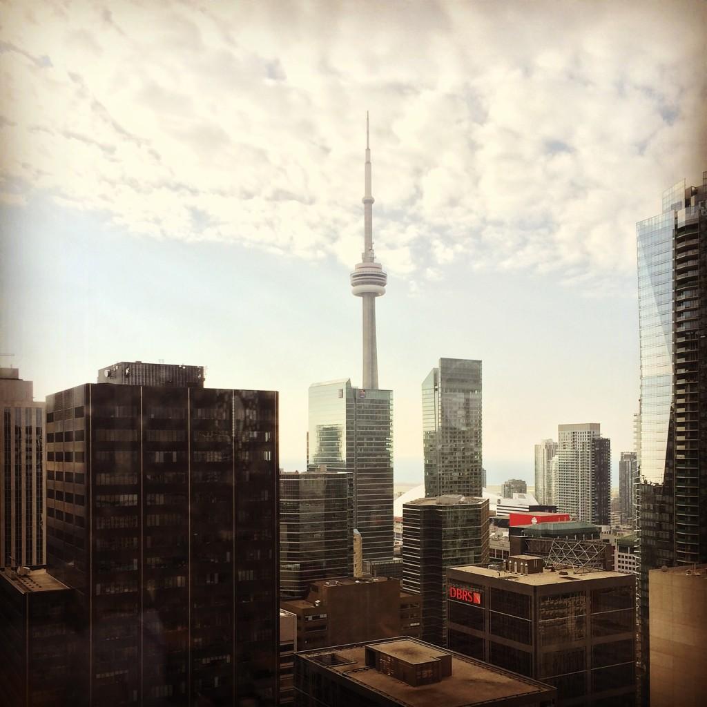 lawrencekmak's tweet photo. Bye #Toronto!! Thanks for a great 24 hrs! #AdobeLife #AdobeSocial http://t.co/ZvPbSkgsqq