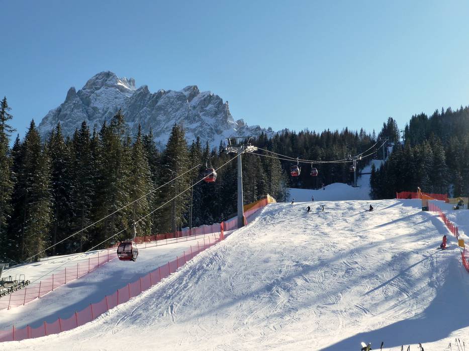 s_dolomiten's tweet photo. 22.11.2014 #apertura #impianto #sci #Signaue http://t.co/OJigGwz9lT @AltaPusteria http://t.co/dcvtF2JqxP