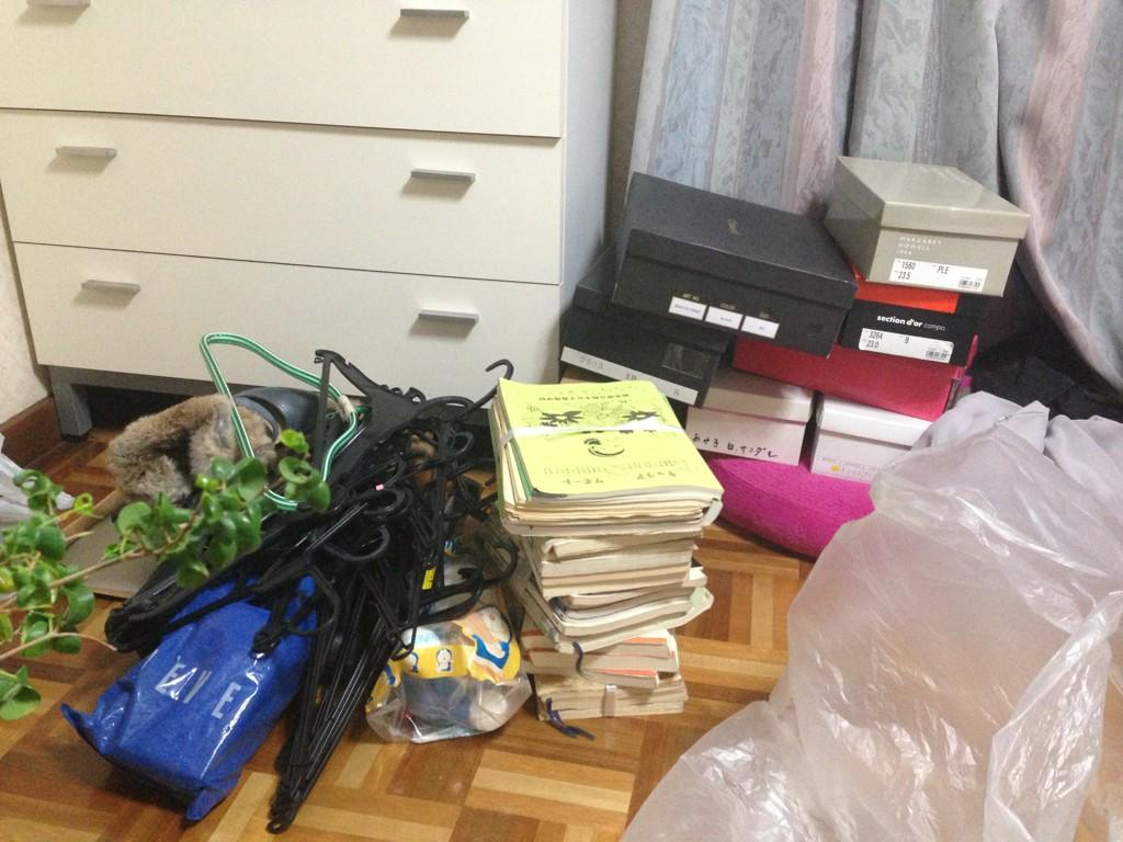 金田淳子 実写ドラマ化ッッ 平山夢明さんが大スランプで年収180万だったとき 精神科医に相談したら 掃除しなさい と言われて 家中ピッカピカにしたら原稿が書けて書けて っていうの 別にまじないとかじゃなく 精神的にも 本取り出しやすい環境