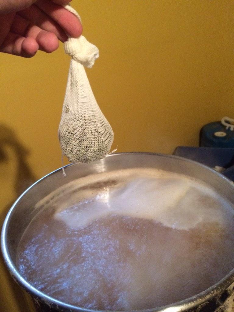TastyBeerdsBrew's tweet photo. Mmmmmm hops http://t.co/TbQW3wSAzU