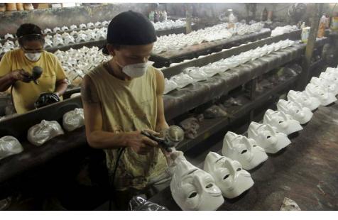 Otto_English's tweet image. Guido Fawkes masks are made in a sweat factory in Brazil where workers are paid a pittance. #MillionMaskMarch