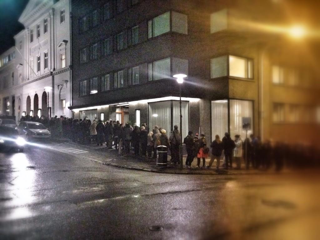 More people want to go inside <a href="/gamlabio/">Gamla Bíó</a> than out! The house has been full since we opened. #Airwaves14