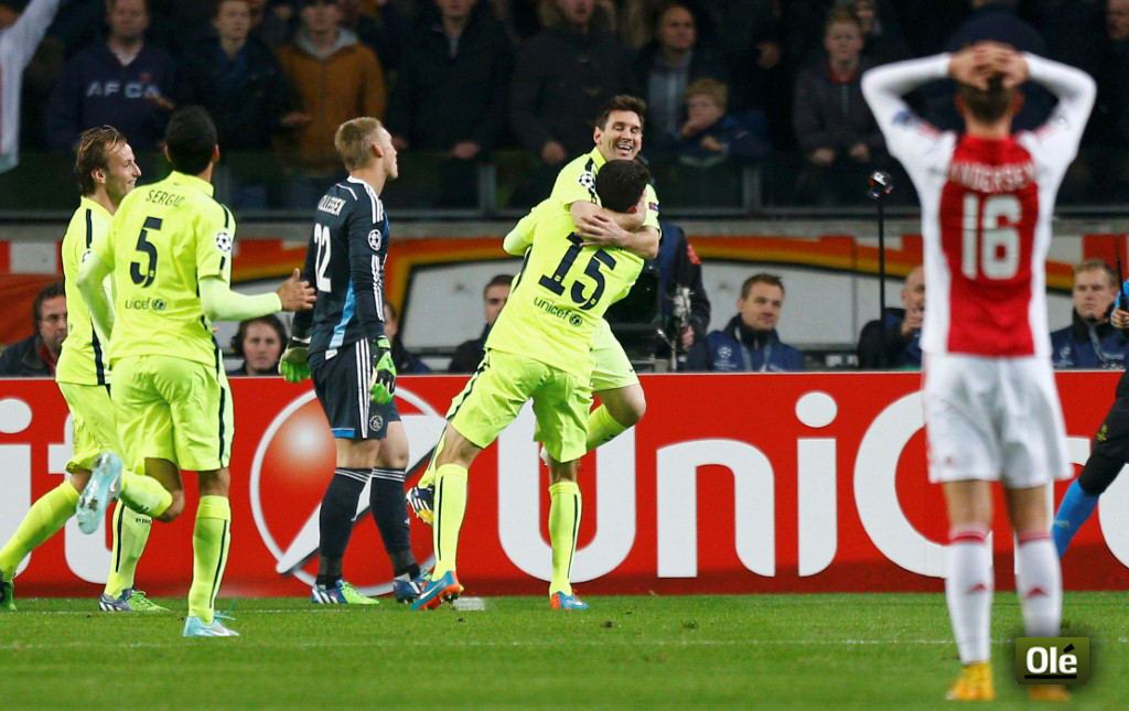 DiarioOle's tweet photo. #Champions Messi metió dos ante el Ajax e igualó a Raúl con 71 goles. ¡Felicitaciones Pulga! ▶ http://t.co/nHO0HAabny http://t.co/vF0OE6YeTz