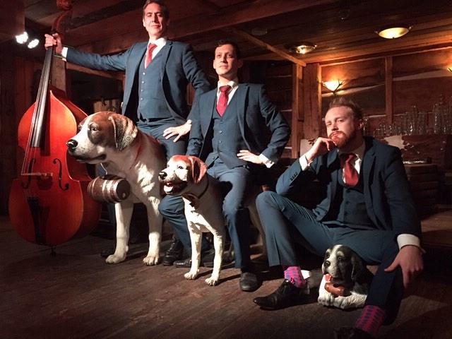 EssentialsTweet's tweet photo. Back in the saddle at @BodosSchloss tonight! #wholetthedogsout http://t.co/RxF0SaDXsX