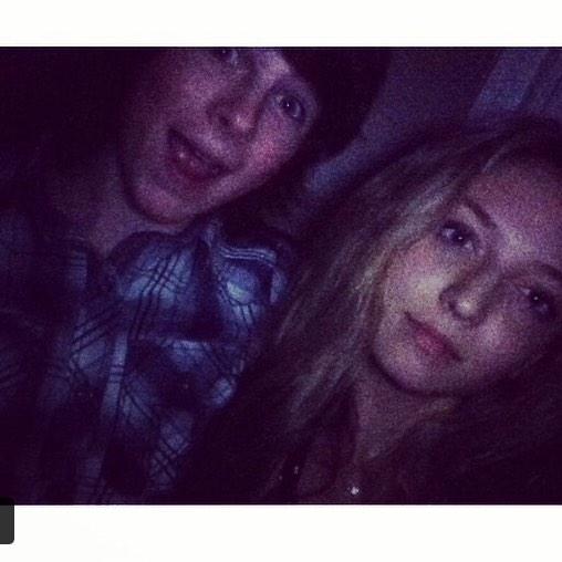 CarlPoppaG_TWD's tweet photo. Scary movies with Bae. @PhyscopathLiz http://t.co/reCBFd4kvn