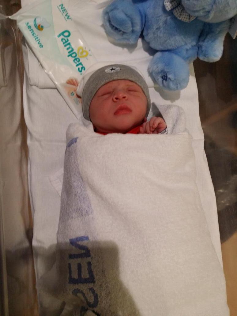 BCufflin's tweet image. Welcome to the world baby arlo. .love u to pieces #bonfirenightbaby #babyno3 xx