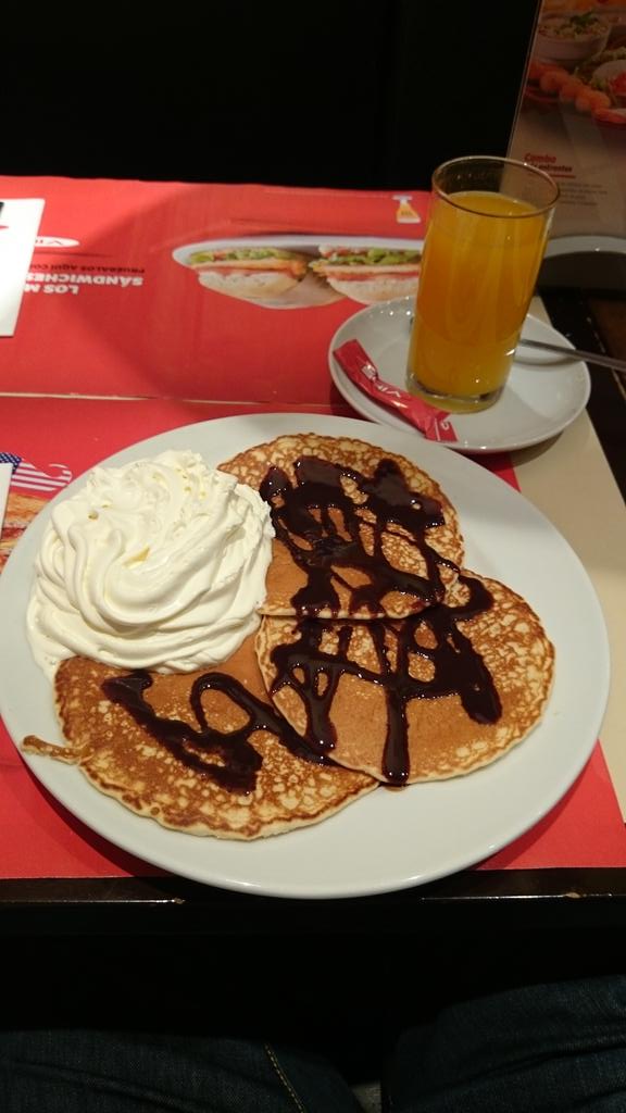 Dariosanz4's tweet photo. Menuda merienda rica que me he metido para el cuerpo despues del gym! Salgo que me como un ñu! http://t.co/Kd4RlOk3OC
