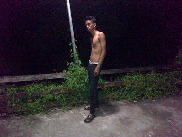 Evi_Cholid's tweet photo. Vino G bastian KW hehe http://t.co/b9HofvBwhx