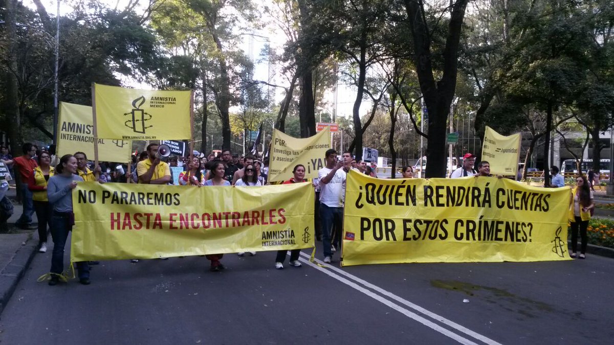 ¡Lo que pasó en Guerrero que lo sepa el mundo entero! #AccionGlobalporAyotzinapa Súmate en: alzatuvoz.org/normalistas