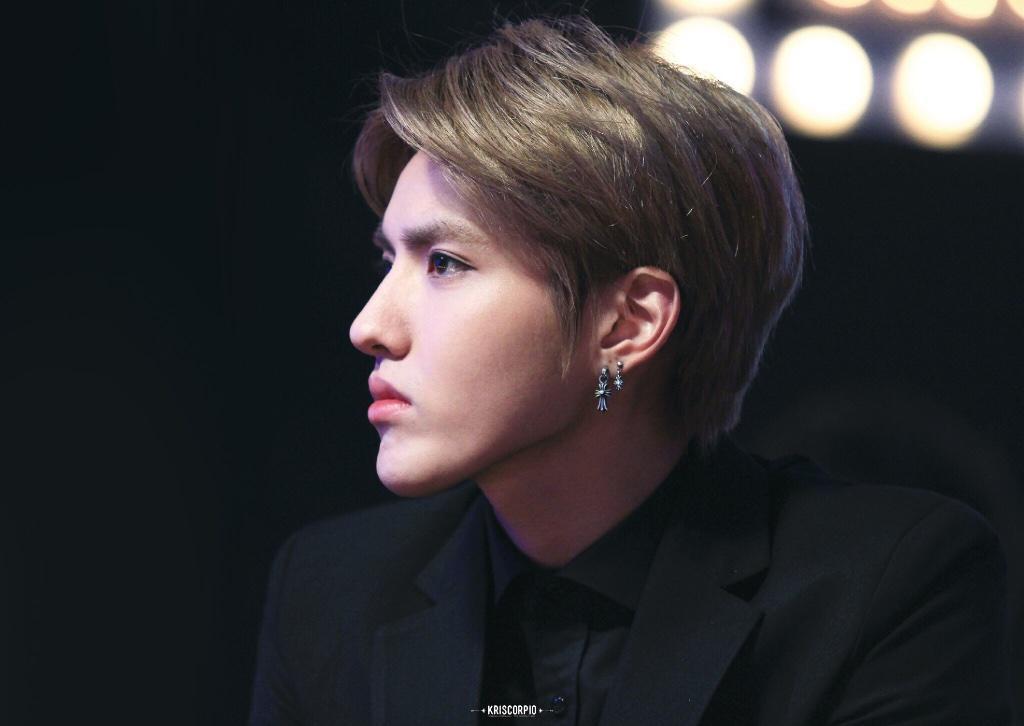 Happy Birthday For Our Dduizhang Kris Wu.... Love You Gege~ Mei Ge Ni always on your side^^ 