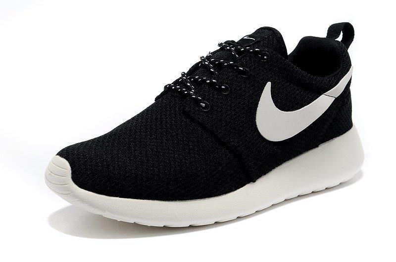 offertsport's tweet photo. Sorteamos unas Nike Roshe Run, RT + Follow para participar, lo haremos cuando seais 1k de seguidores. Suerte a todos http://t.co/Q75ao3rBHf