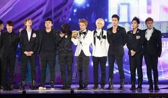 noorzero_yuki's tweet photo. #9YearsWithSuperJunior http://t.co/ZcgrZ8CT8F