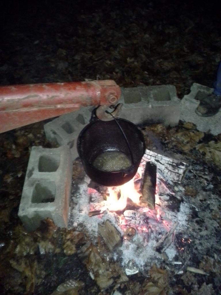 BobDun54's tweet photo. “@DrBennetti: Bean pot seasoning a go!!! http://t.co/PrtSDUgzZJ” better do it the ROOT way.
