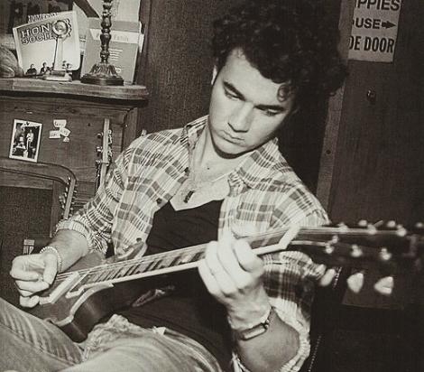  HAPPY BIRTHDAY KEVIN JONAS 
YOU ARE MY INSPIRATION FROM DAY TO DAY 