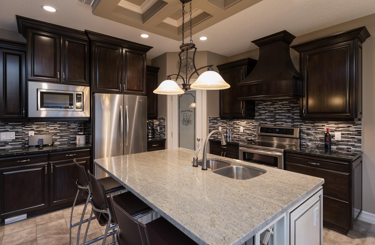 realpicsfm's tweet photo. Who doesn't love a great kitchen! http://t.co/6Fv28kabb4