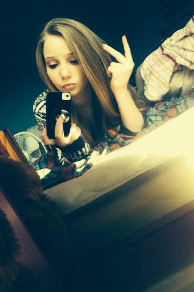 anotherganon's tweet image. “@iiTzWGW: Ladies quote this with a pic for #WhiteGirlWendsday 😉”