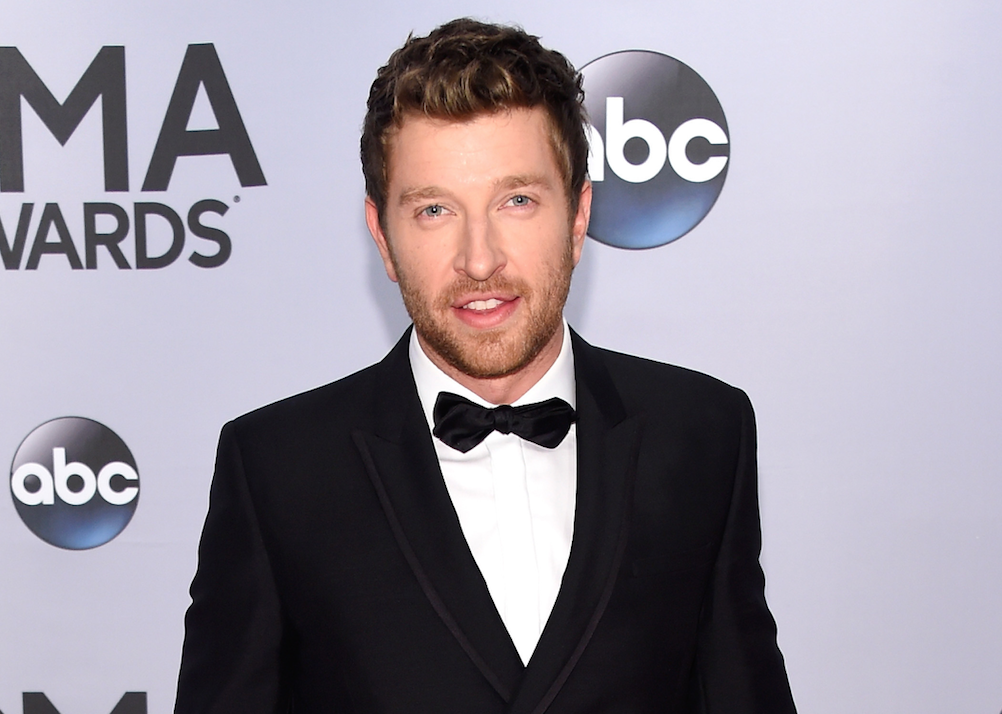 AppleMusic's tweet photo. Country music's future is safe. @bretteldredge won Best New Artist at the #CMAawards http://t.co/w70Oq6dJ0e