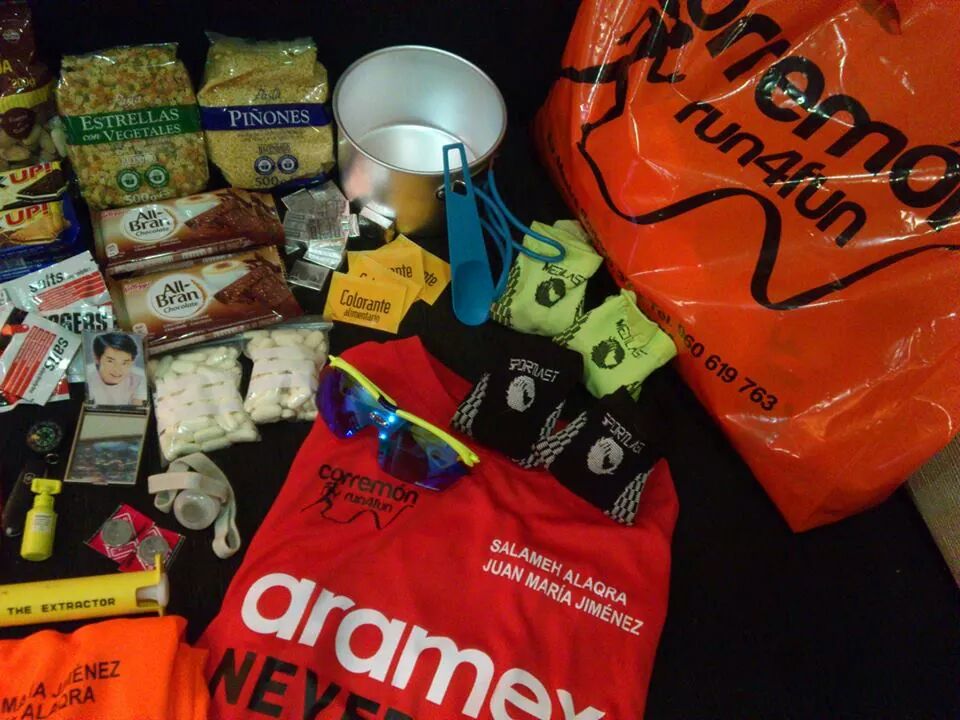 JuanmaJmJ's tweet photo. Todo listo para la "II Oman Desert Marathon", este año volvemos com ganas de pasar unos días por el desierto ✌. http://t.co/5LICiIIx12