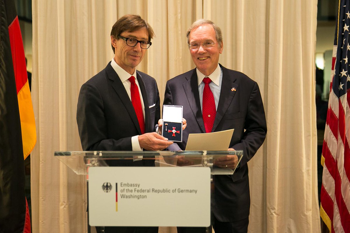 GermanAmbUSA's tweet photo. Honored to present Order of Merit this evening to economist+pol theorist Fred #Bergsten, former director of @PIIE_com http://t.co/HnC2Uih80I