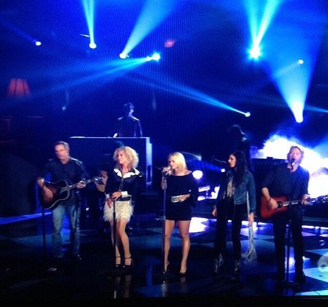 Loved this collaboration! #miranda #littlebigtown #smokinanddrinkin #CMAsOn2