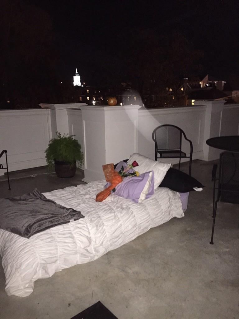 MadYULEson's tweet photo. Hey @SirNikksALot, are you gonna lie to your roommates again? http://t.co/dbXjaeARNl