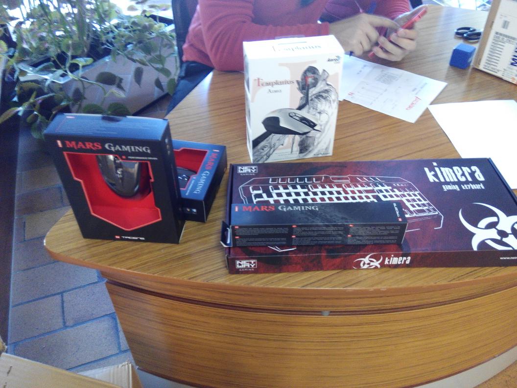 Javi (@javiceca) on Twitter photo Preparando algunas cosillas ;) <a href="/25_esi/">25 ANIVERSARIO ESI</a> <a href="/DaiESICR/">Delegación de Alumnos ESI</a> <a href="/Mig_92_/">Miguel Ángel Garrido</a> Preparando algunas cosillas ;) <a href="/25_esi/">25 ANIVERSARIO ESI</a> <a href="/DaiESICR/">Delegación de Alumnos ESI</a> <a href="/Mig_92_/">Miguel Ángel Garrido</a>