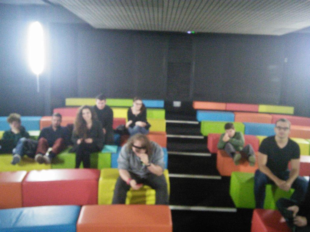 iDays_Hackathon's tweet photo. Regardez comme ils sont sages en attendant le live ! #iDaysHackathon @42born2code http://t.co/WJzAzOsoqW