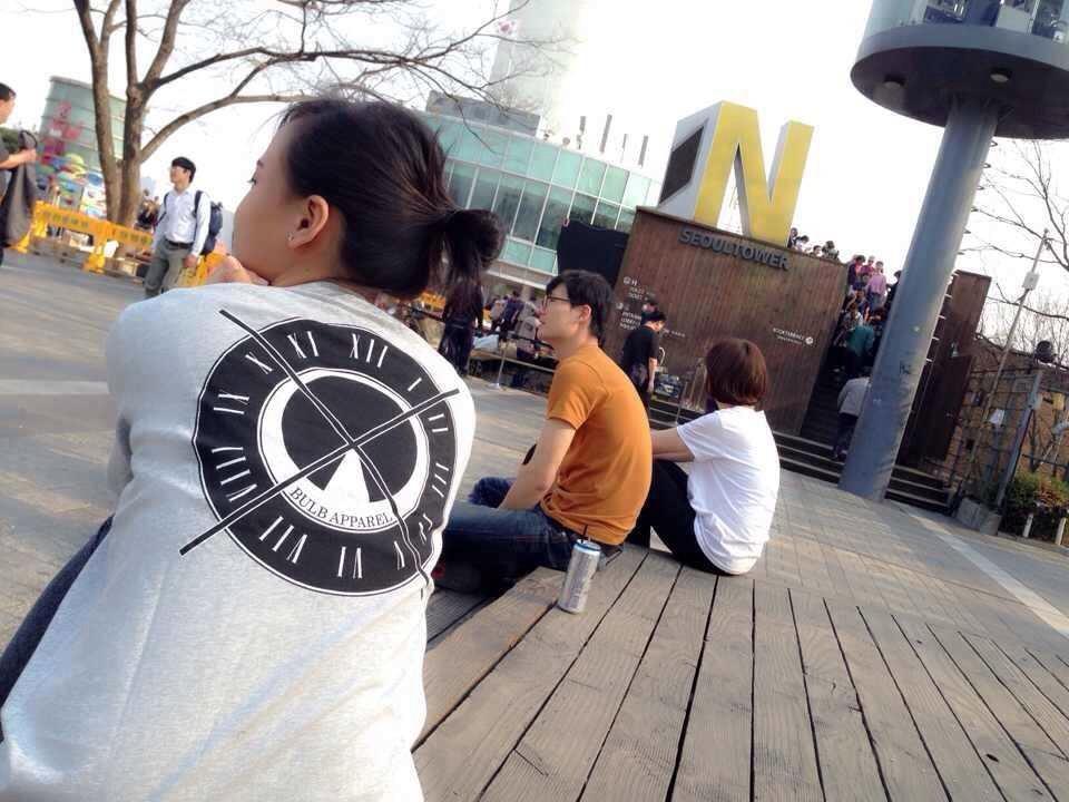 BULB "CLOCK" tee (back) - IDR 80.000 | size : S/M/L/XL | ORDER SMS 081808007909