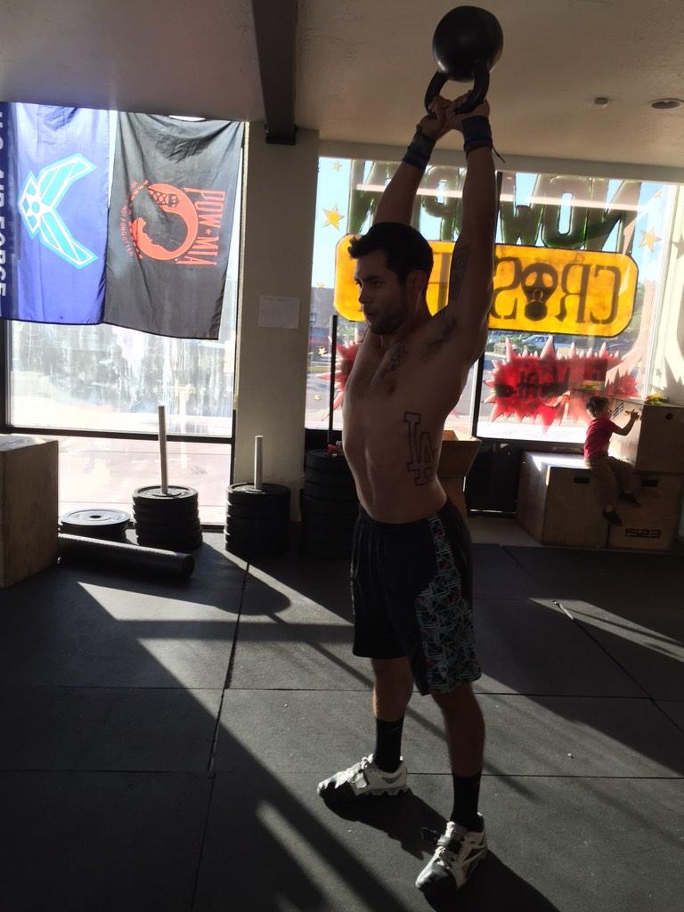 Urban WarFits own <a href="/Erendon_/">ERIC.</a> doing work on some light kettle bells! #crossfit #arizona #tempe