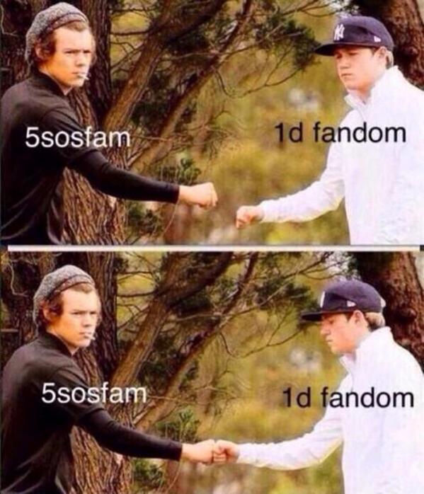 1D_flashback's tweet image. "5SOS are helping Directioners with #EMABiggestFans1D" 

"Directioners helping 5SOS with #vote5sos"
